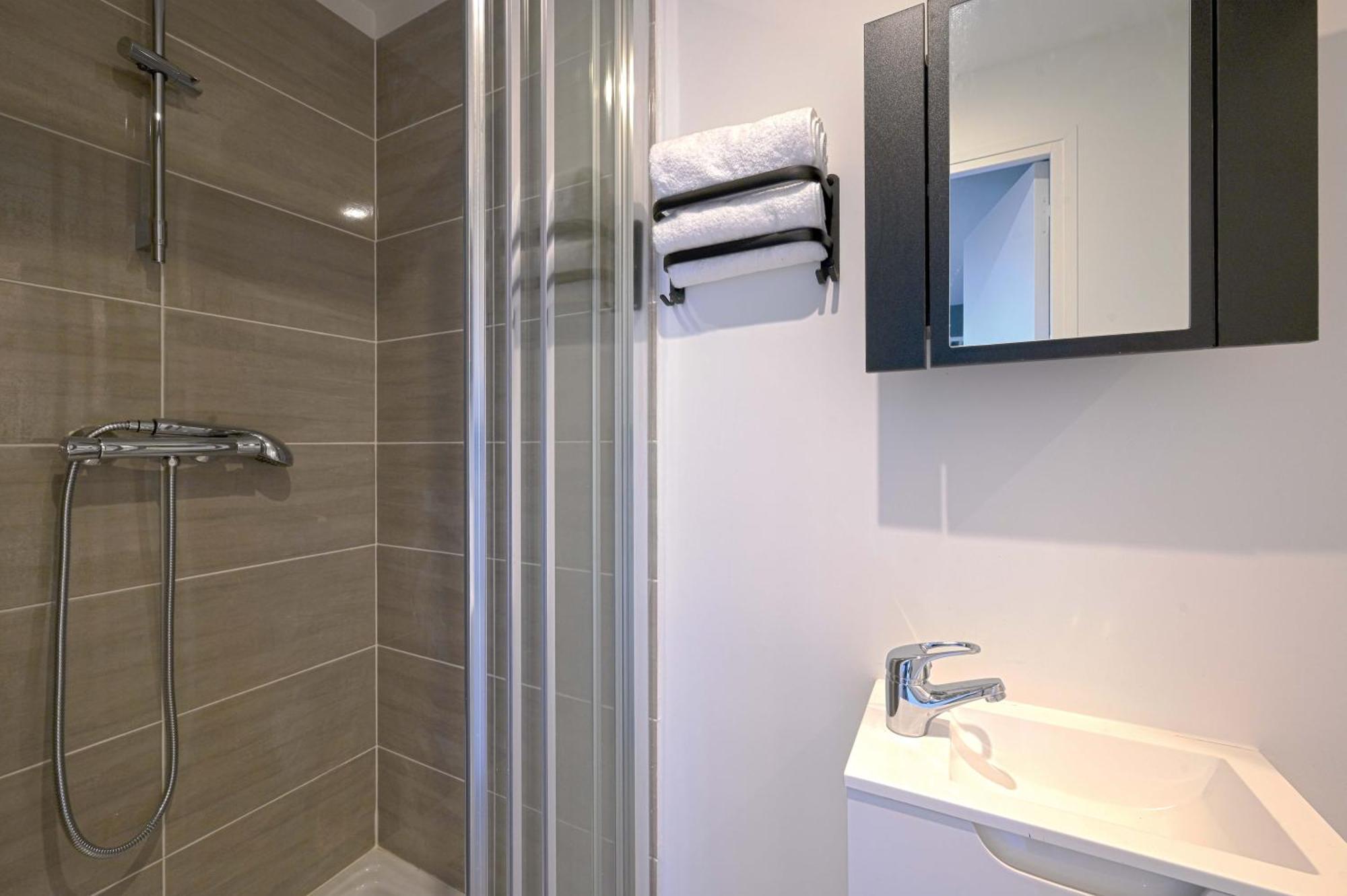 Modern Bright Apartment In Appart'Hotel Saint-Maur-des-Fossés Екстериор снимка