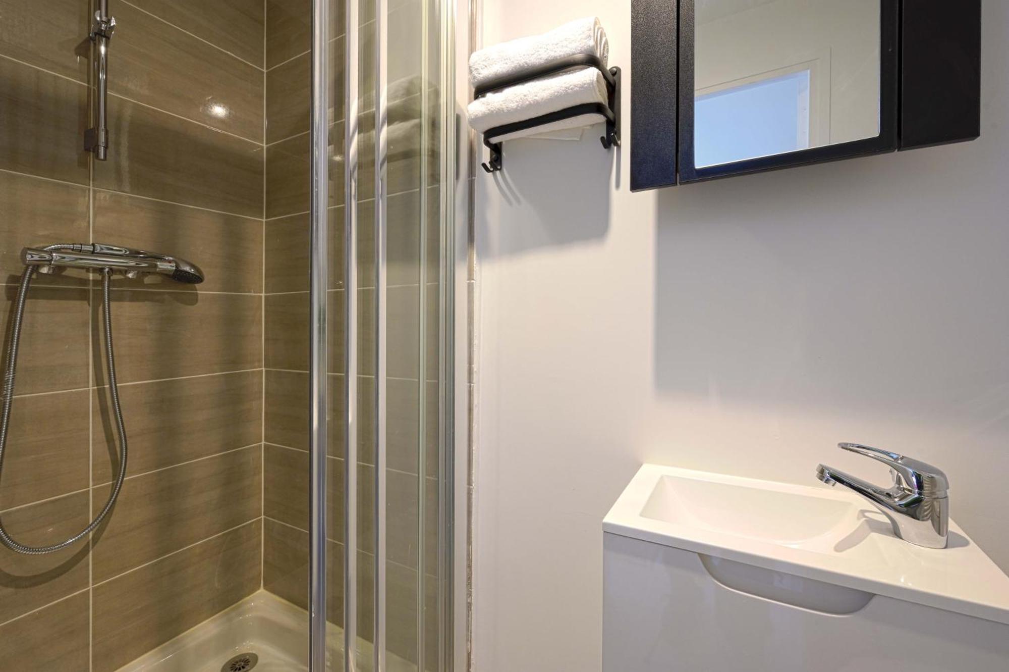 Modern Bright Apartment In Appart'Hotel Saint-Maur-des-Fossés Екстериор снимка